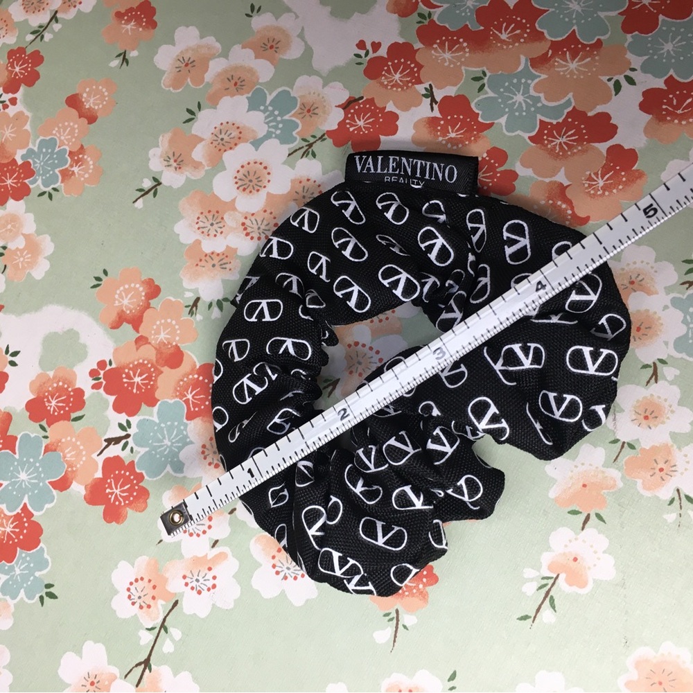 Valentino Black Hair Tie Scrunchie V logo in white all over with tag in bag - Picture 3 of 7